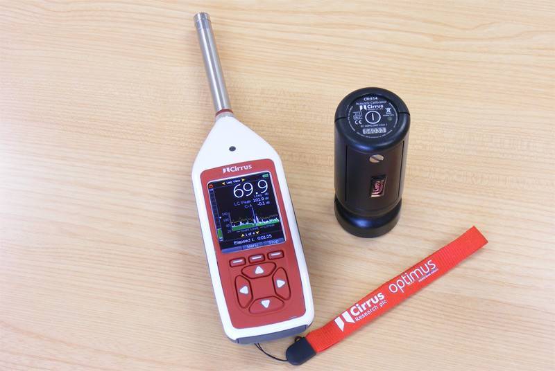 Sound level meter with calibrator